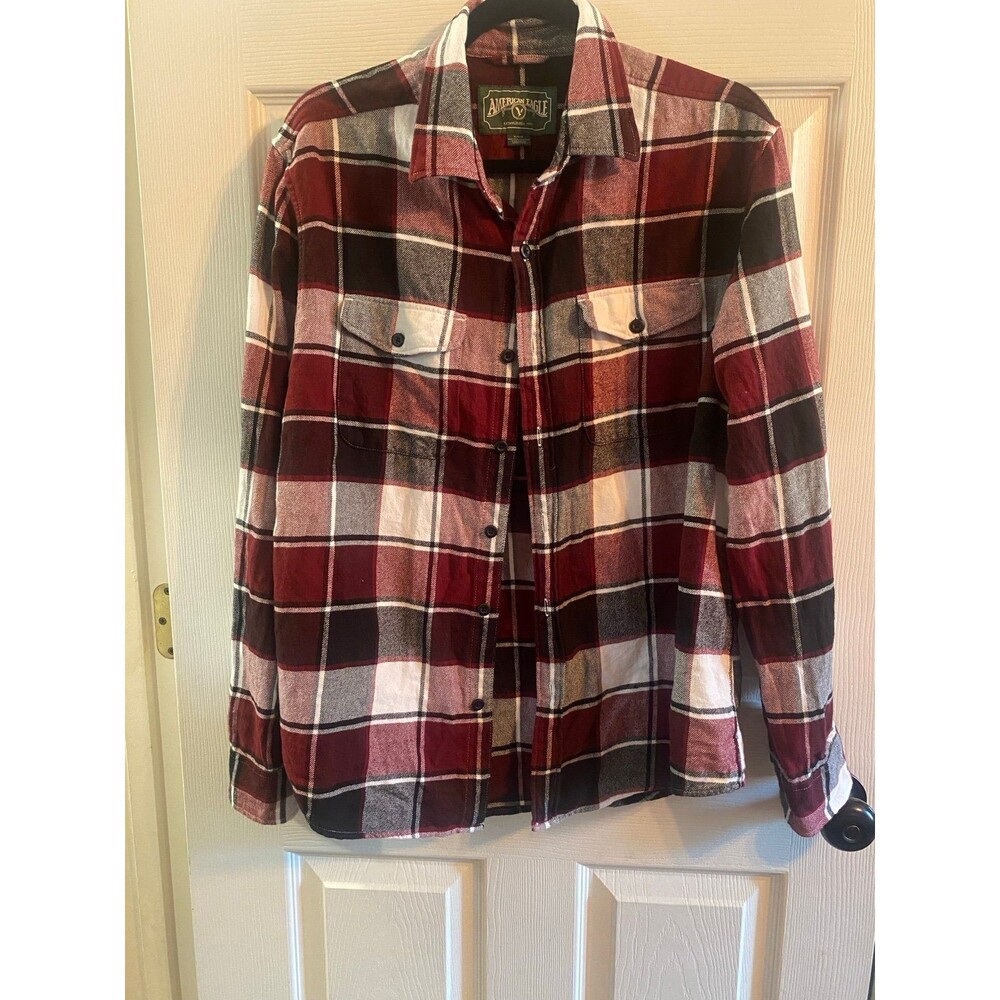 American eagle mens size medium flannel button up shirt in EUC